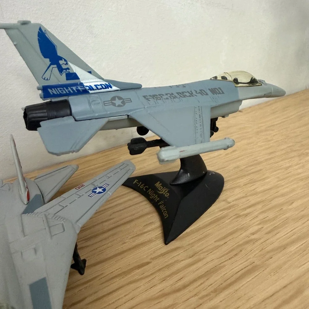 Maisto Tailwinds Diecast Aircraft Lot F-117A F-16C Eurofighter A-6E YF-22 F-14